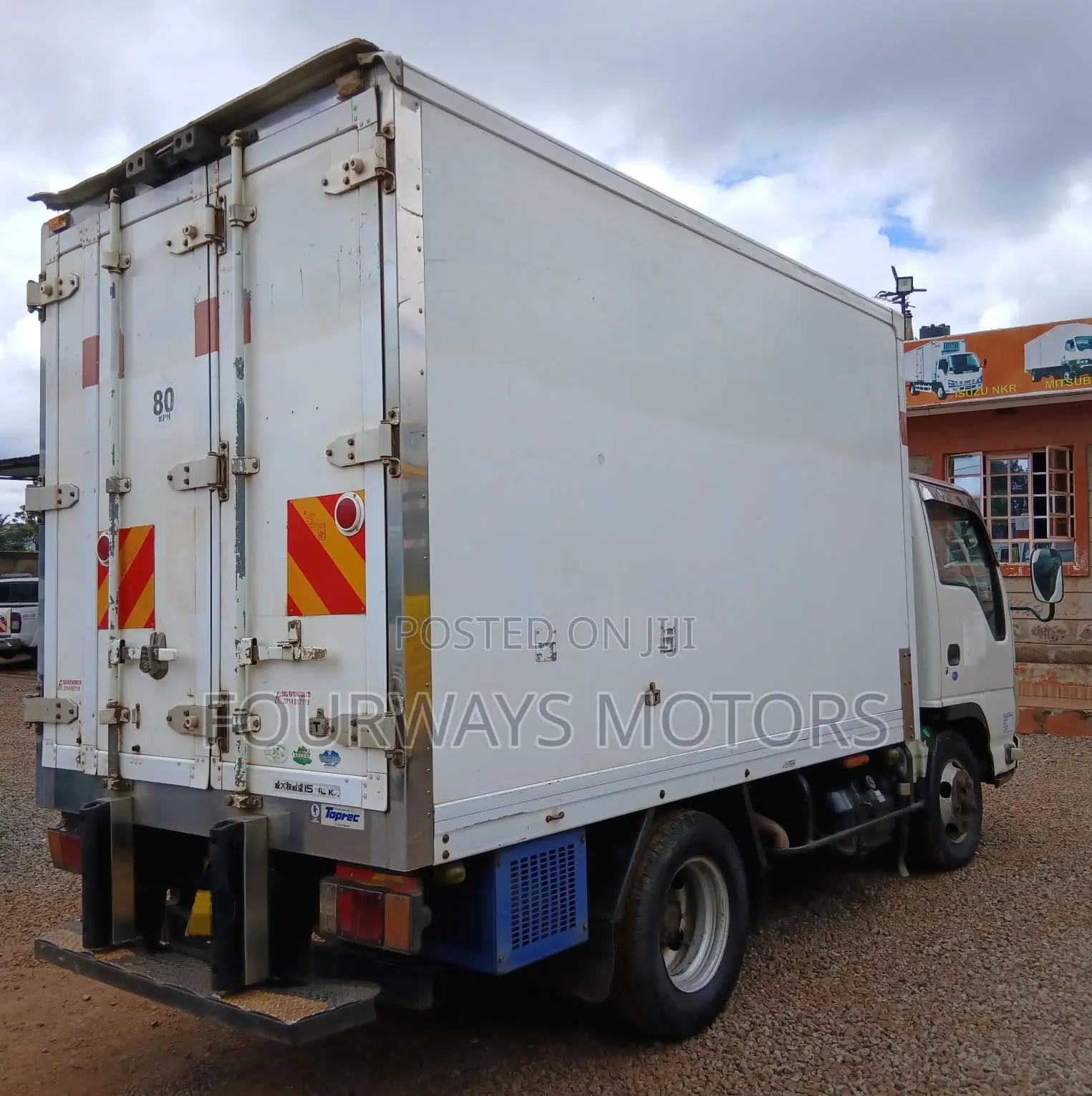 Clean Isuzu Elf