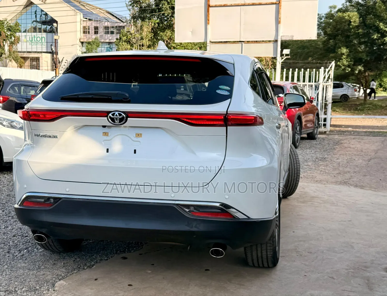 Toyota Harrier 2.0 2020 Pearl