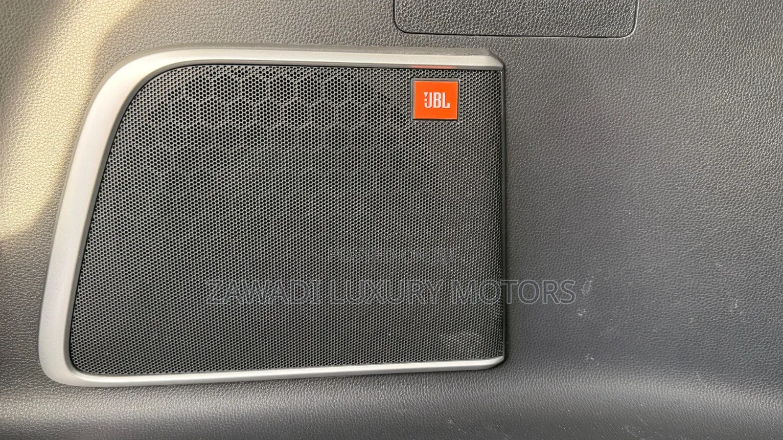 Toyota Harrier 2.0 2020 Pearl