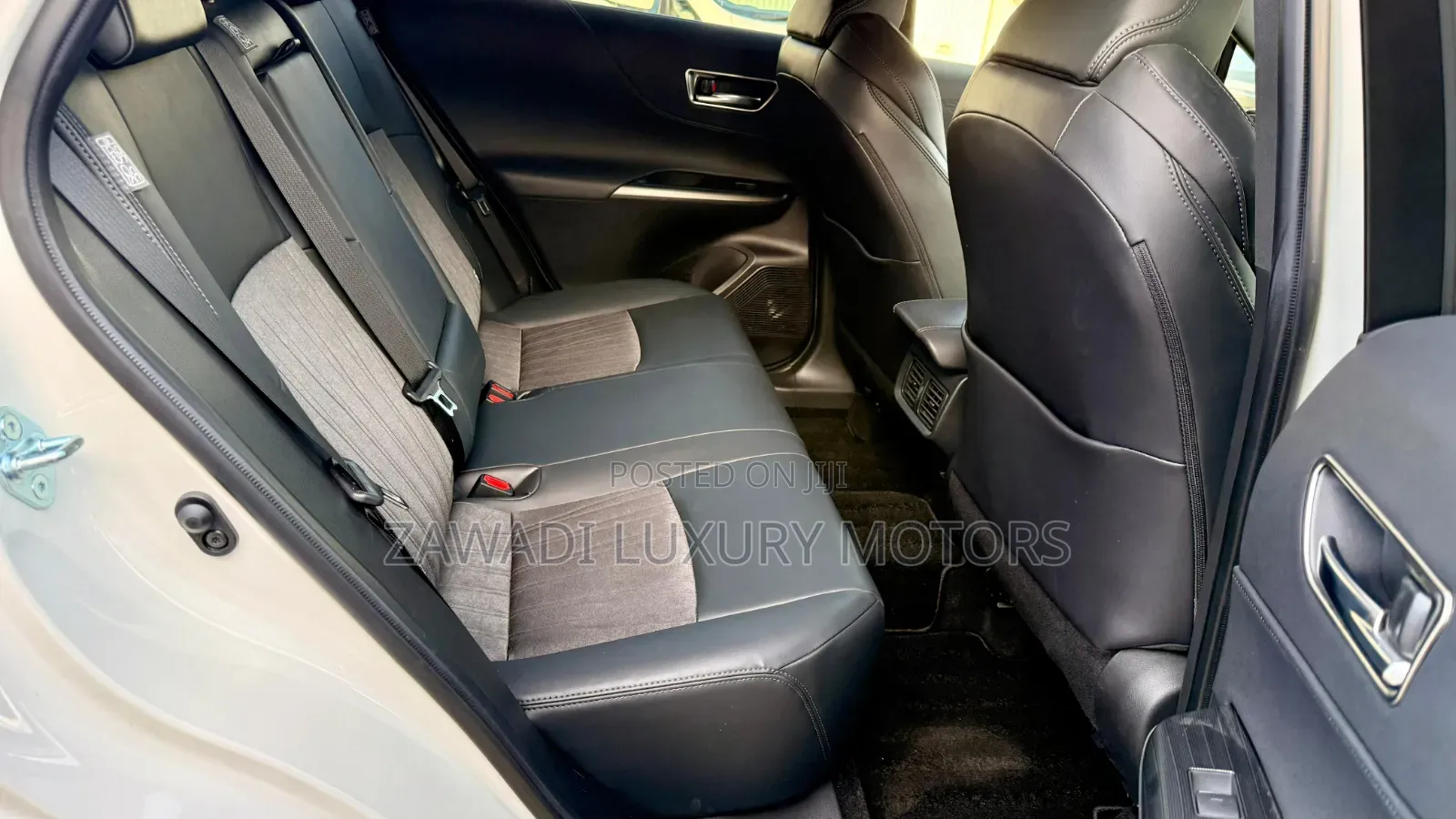 Toyota Harrier 2.0 2020 Pearl