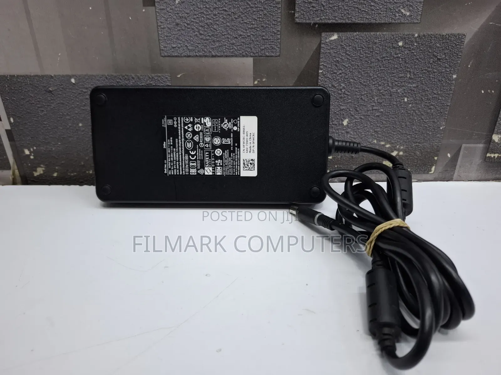 Ex Uk Dell Adapter 240 Watts Original for Alienware Area-51 M17x