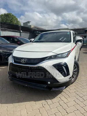 Toyota Harrier 2.0 2021 White