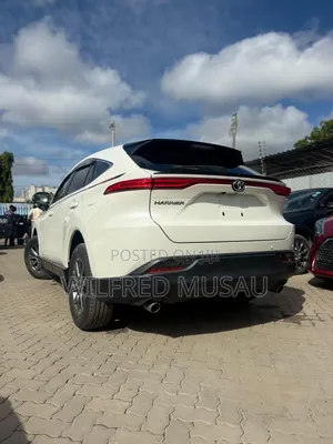 Toyota Harrier 2.0 2021 White