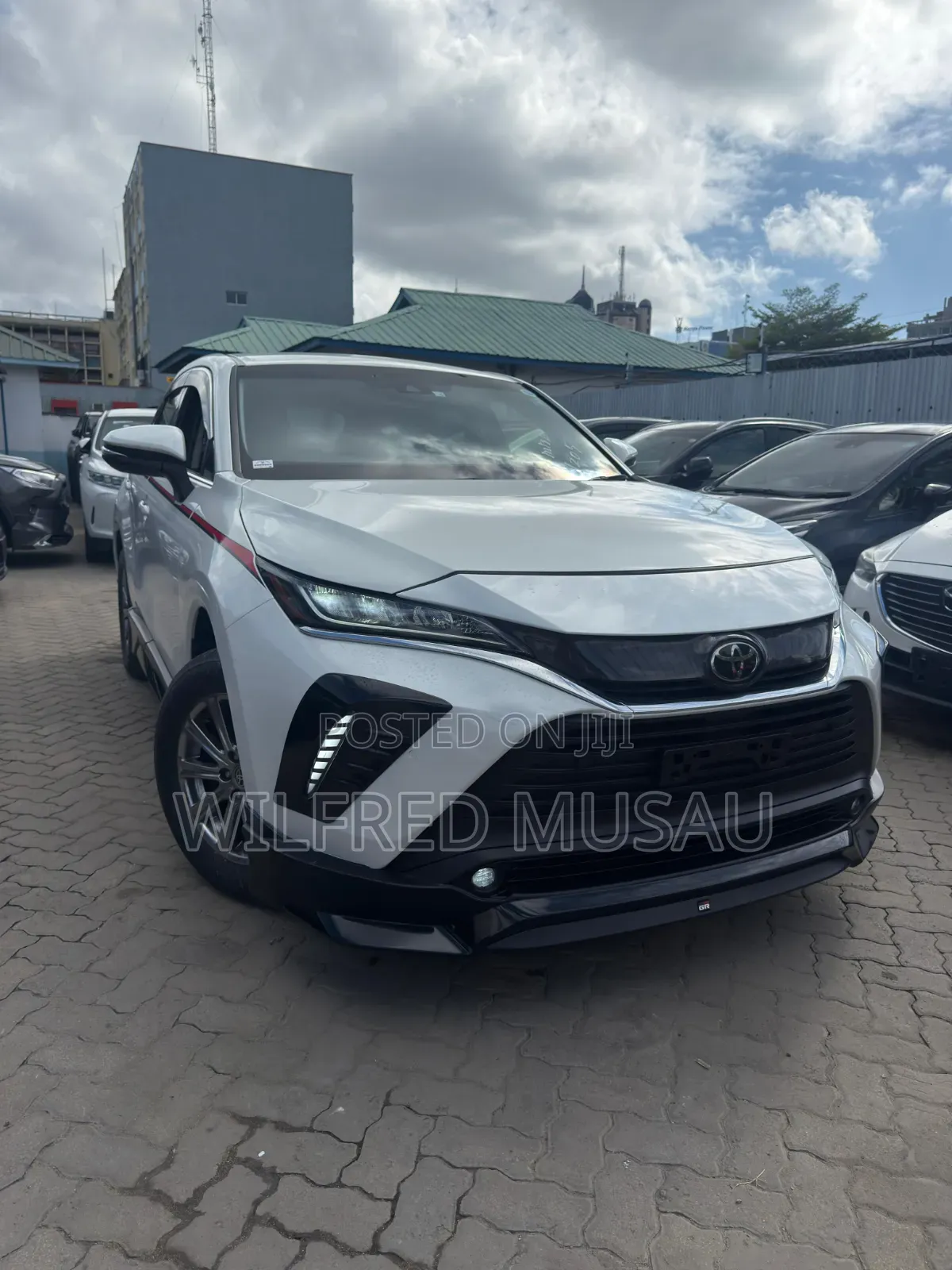 Toyota Harrier 2.0 2021 White