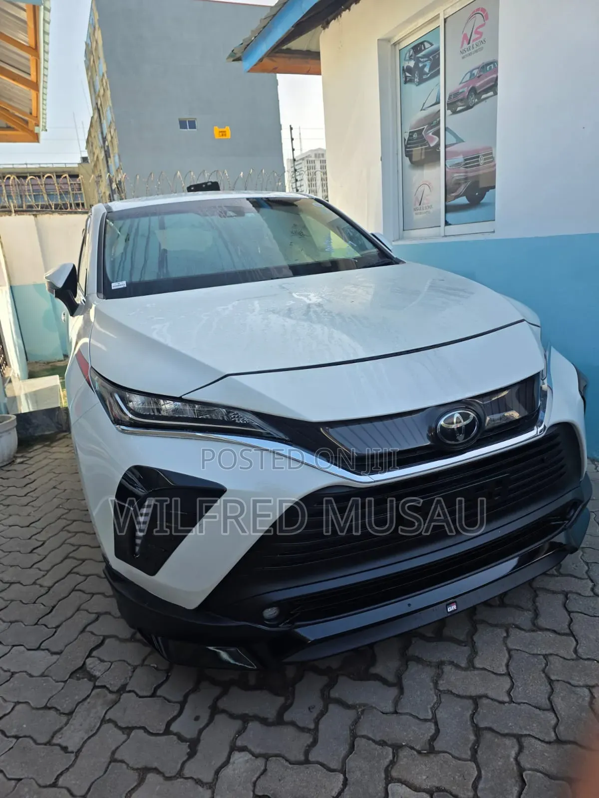 Toyota Harrier 2.0 2021 White