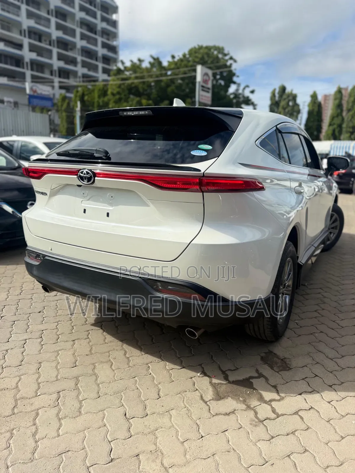 Toyota Harrier 2.0 2021 White