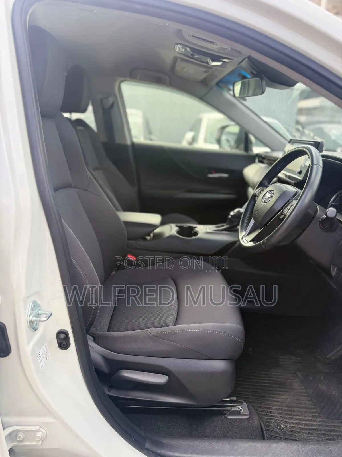 Toyota Harrier 2.0 2021 White