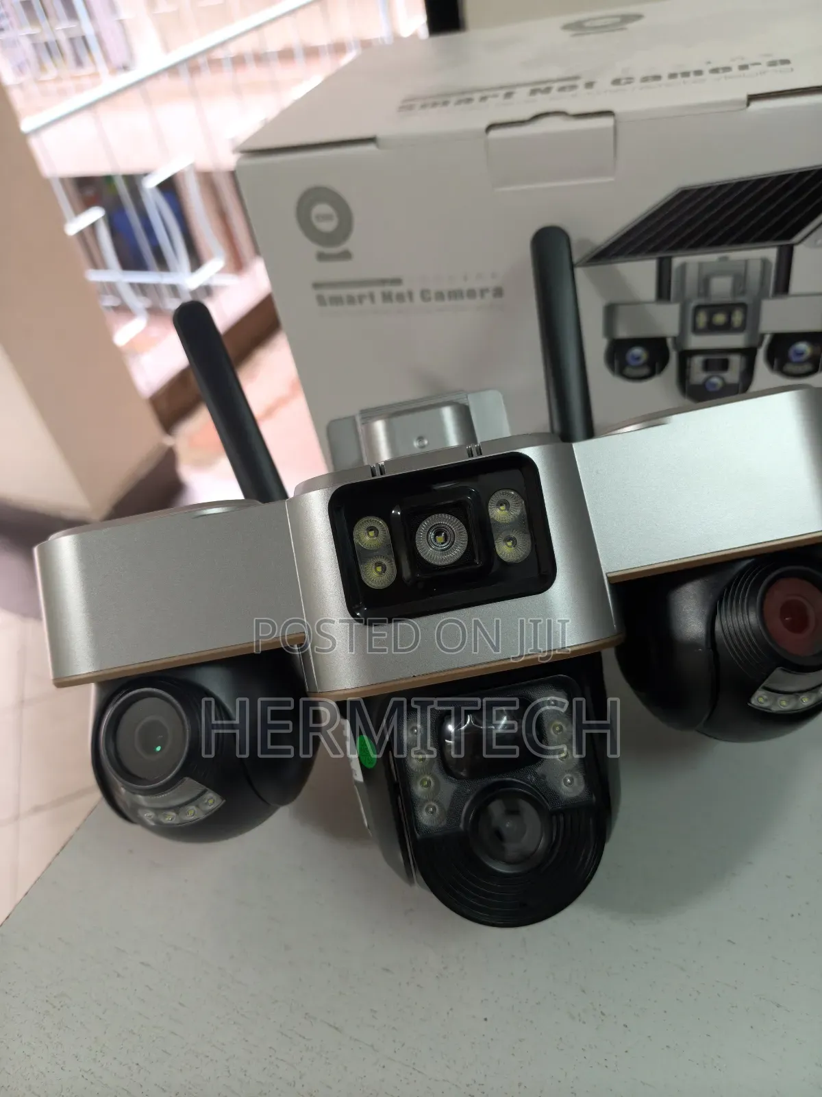 Outdoor Solar CCTV 4g Smart Triple Screen Display Triple Lens CCTV