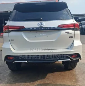 Toyota Fortuner 2.8 D AWD 2019 White