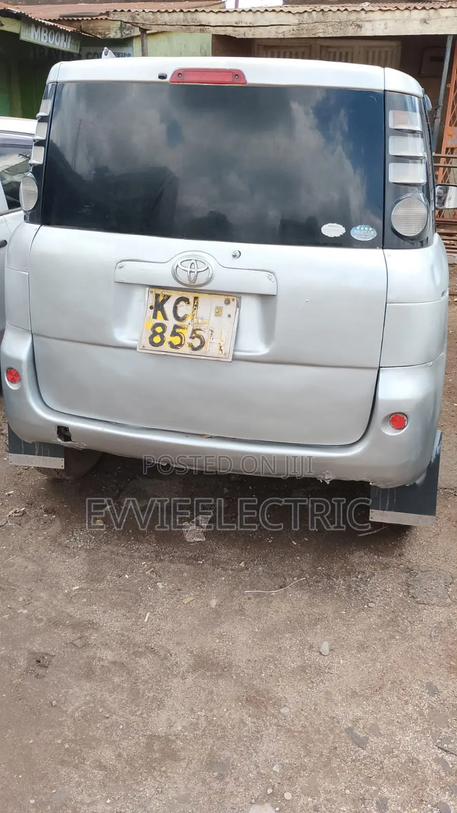 Toyota Sienta 1.5 FWD 2010 Silver