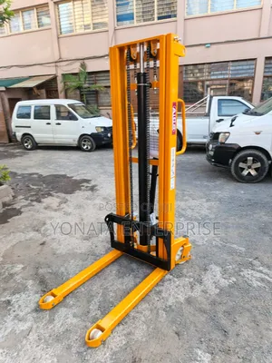 3m High 1.5t Manual Stacker