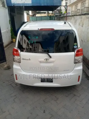 Toyota Spade 1.5 2019 White