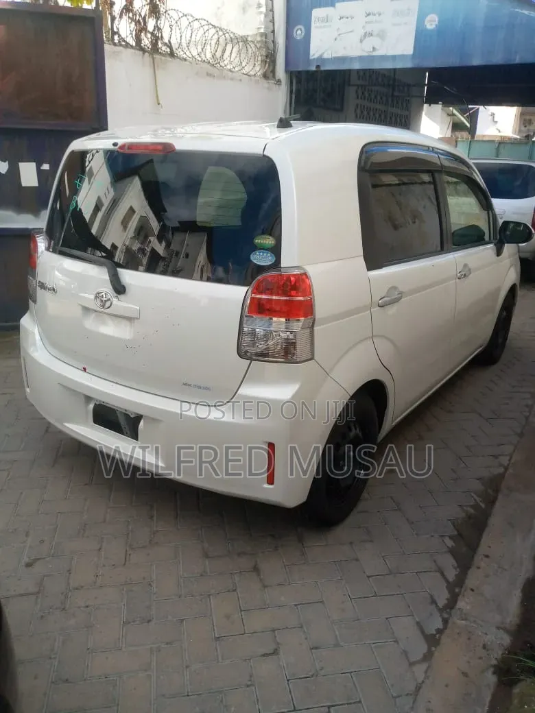 Toyota Spade 1.5 2019 White