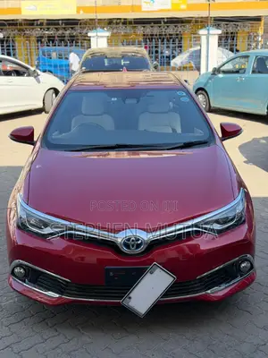 Toyota Auris 2019 Red