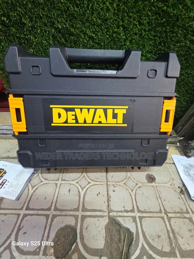 Dewalt Laser Level Kit With a Tripod and Carrying Case - thumbnail 2