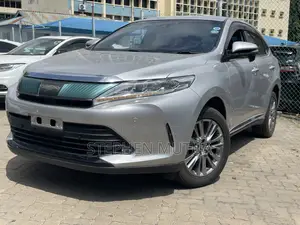 Toyota Harrier 2.0 2019 Silver