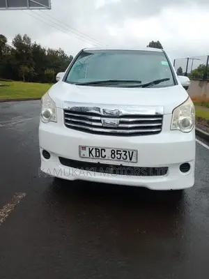Toyota Noah 2013 White