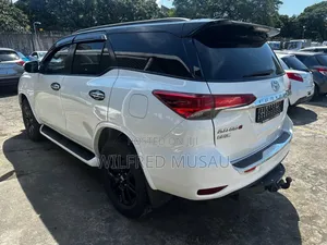 Toyota Fortuner 2.8 D AWD 2021 White
