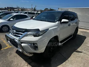 Toyota Fortuner 2.8 D AWD 2021 White