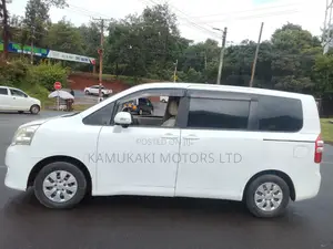 Toyota Noah 2013 White