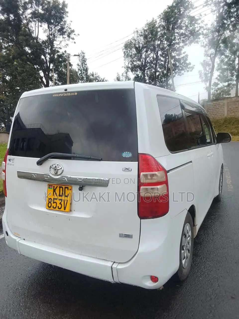 Toyota Noah 2013 White