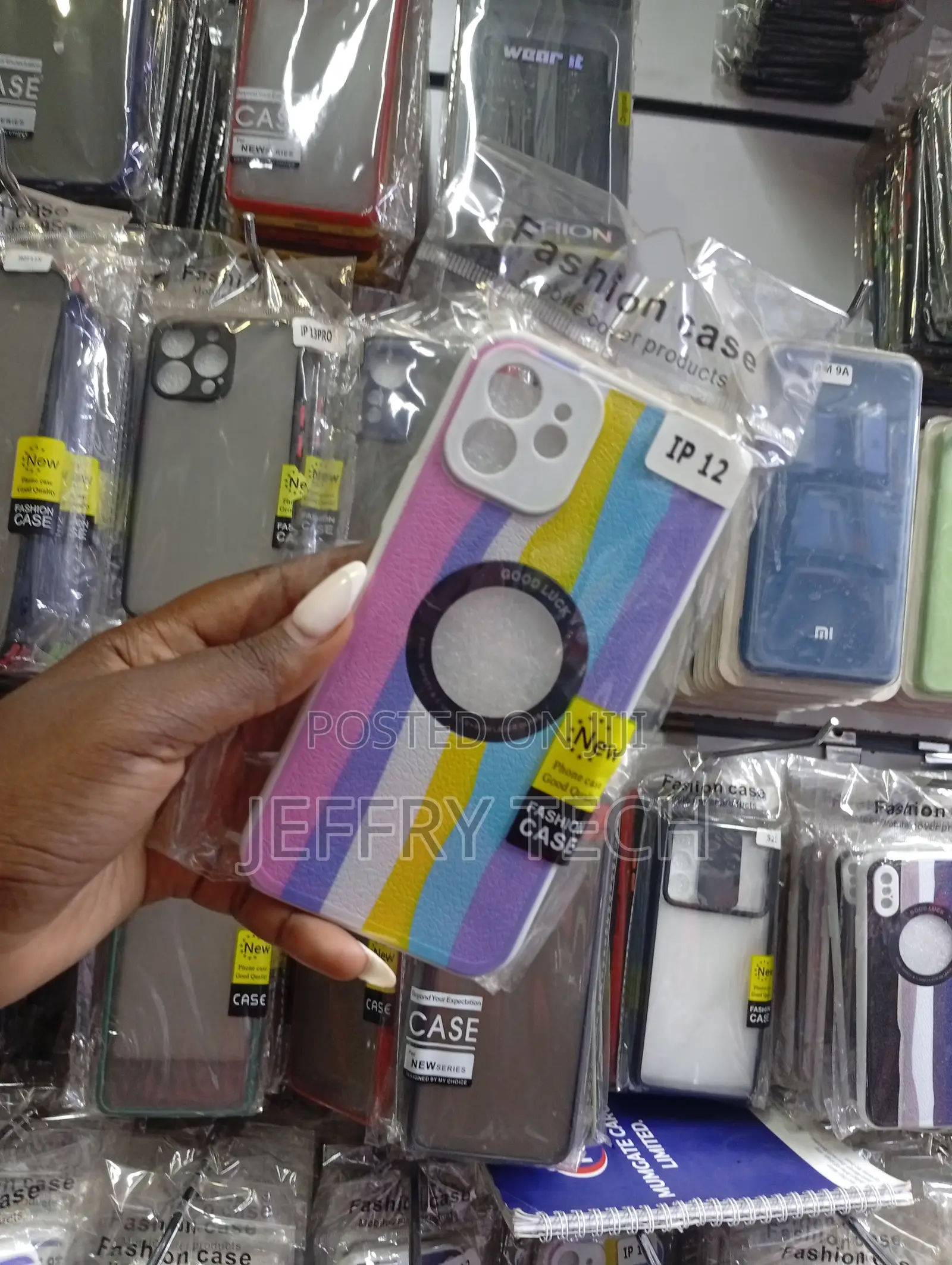 "Fashion Case" Mobile Cover Designed for the iPhone 12.