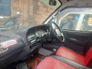 Toyota HiAce 2003 White