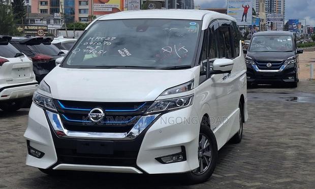 Nissan Serena 2019 White - thumbnail 2