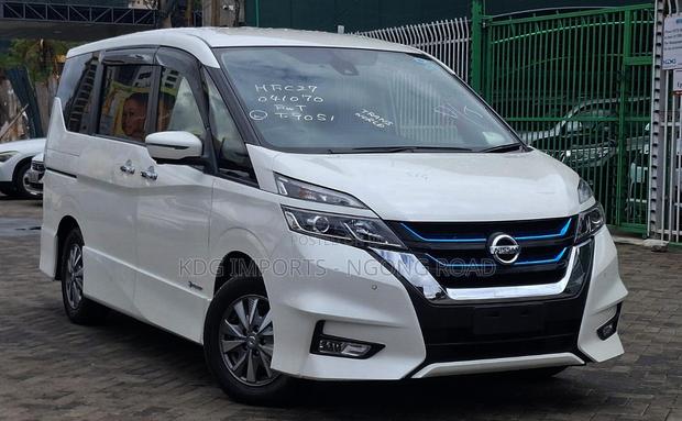 Nissan Serena 2019 White - thumbnail 3