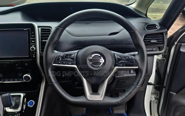 Nissan Serena 2019 White - thumbnail 5