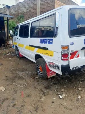 Toyota HiAce 2003 White