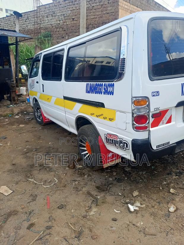 Toyota HiAce 2003 White