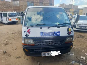 Toyota HiAce 2003 White