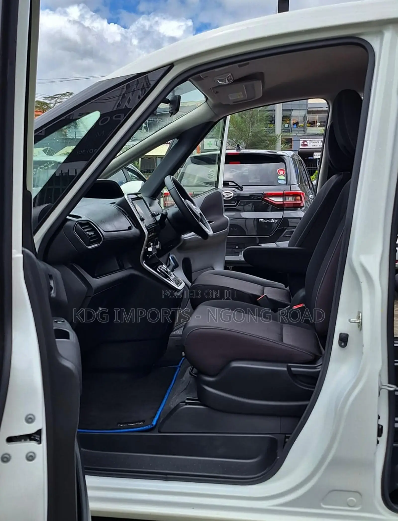 Nissan Serena 2019 White