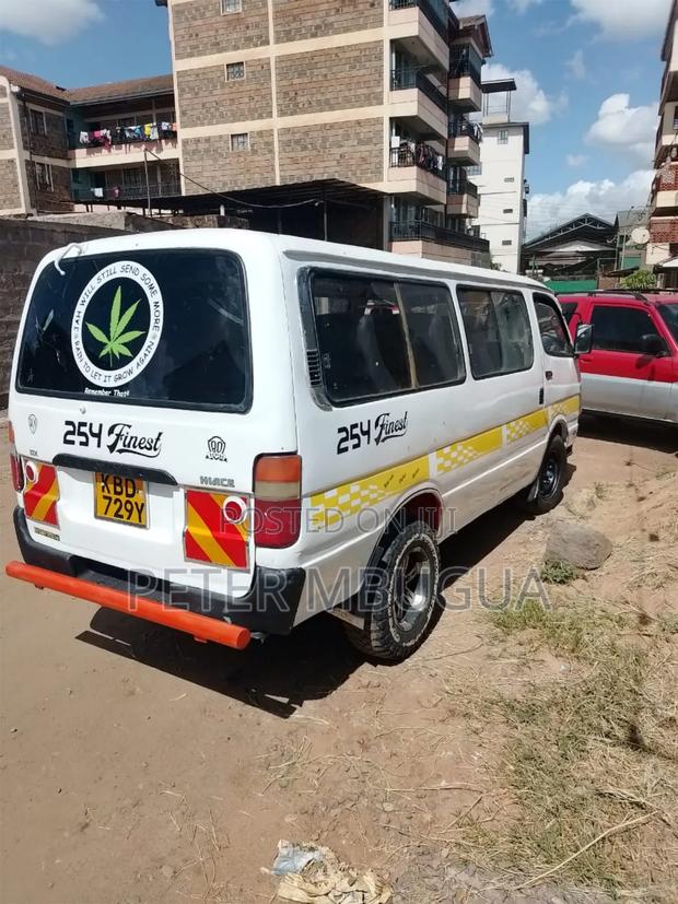Toyota HiAce 2002 White