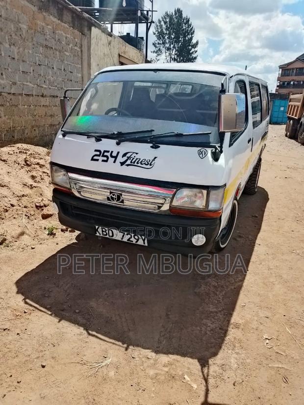 Toyota HiAce 2002 White - thumbnail 2