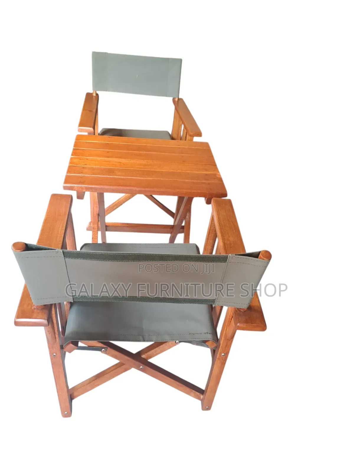 2 Foldable Camp Chairs Table