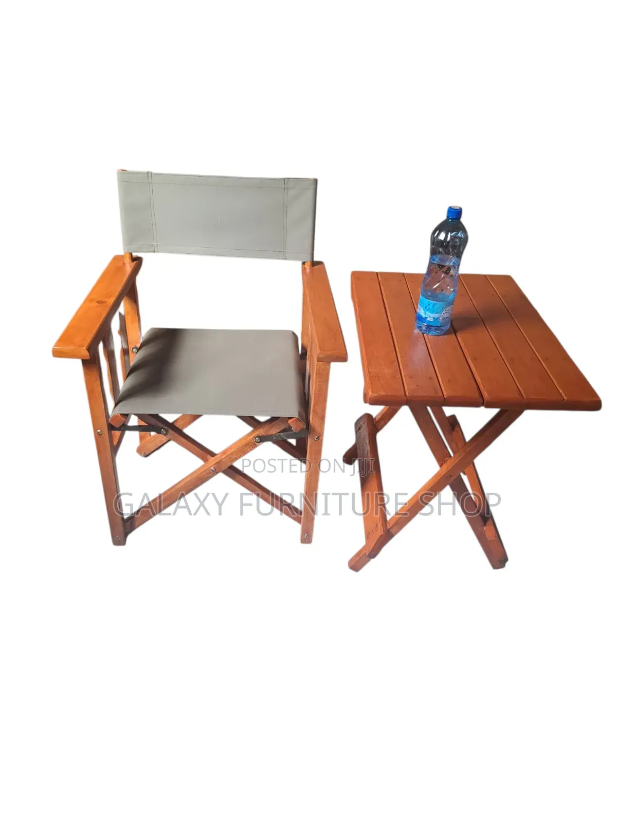 2 Foldable Camp Chairs Table