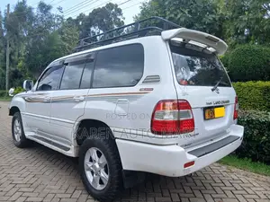 Toyota Land Cruiser 2003 White