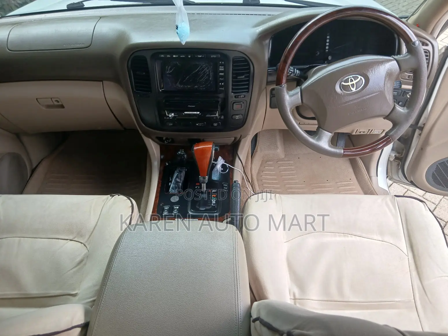 Toyota Land Cruiser 2003 White