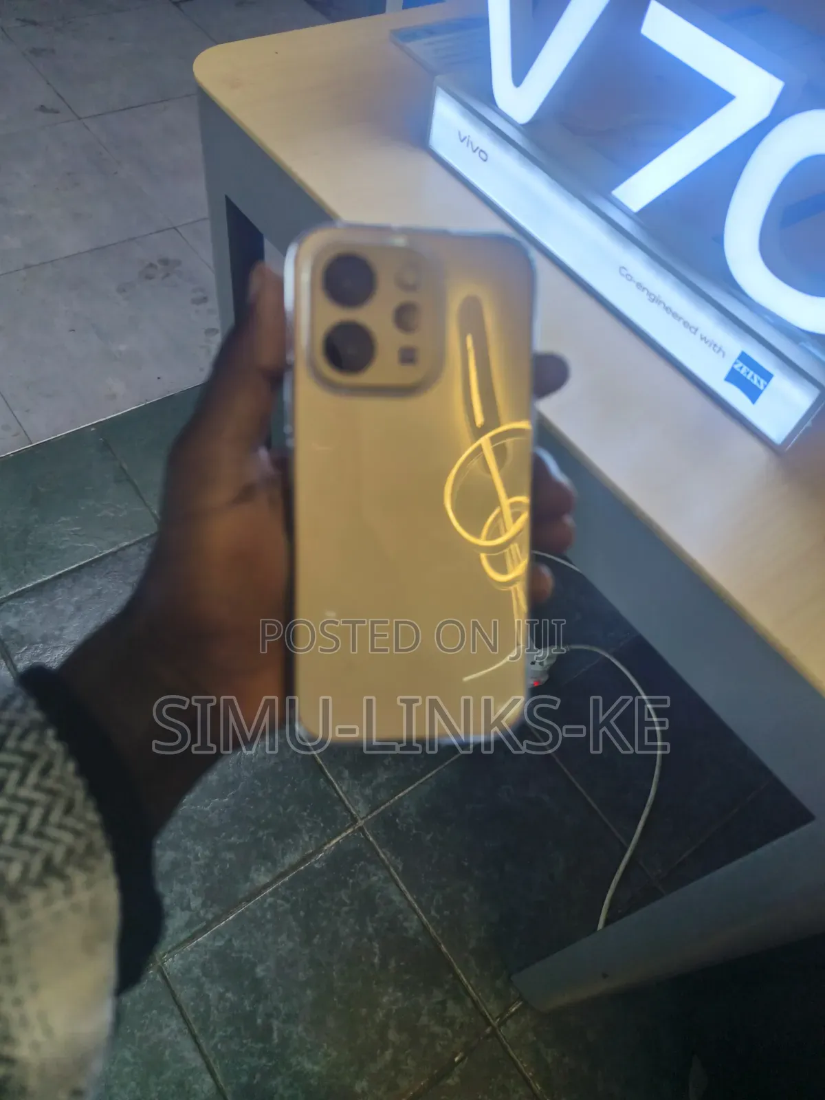 New Vivo V70 512 GB Bronze