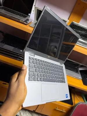 Laptop Dell Latitude 5320 32GB Intel Core i7 SSD 256GB