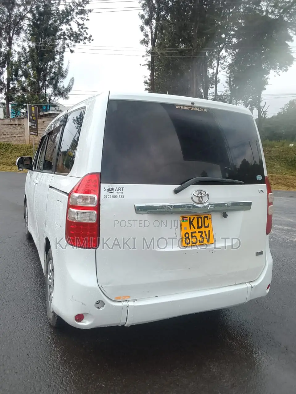 Toyota Noah 2013 White