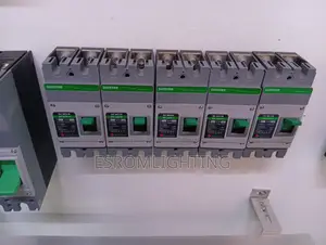 Suntree Dc McCb 63a/100a/125a — Solar Circuit Breaker