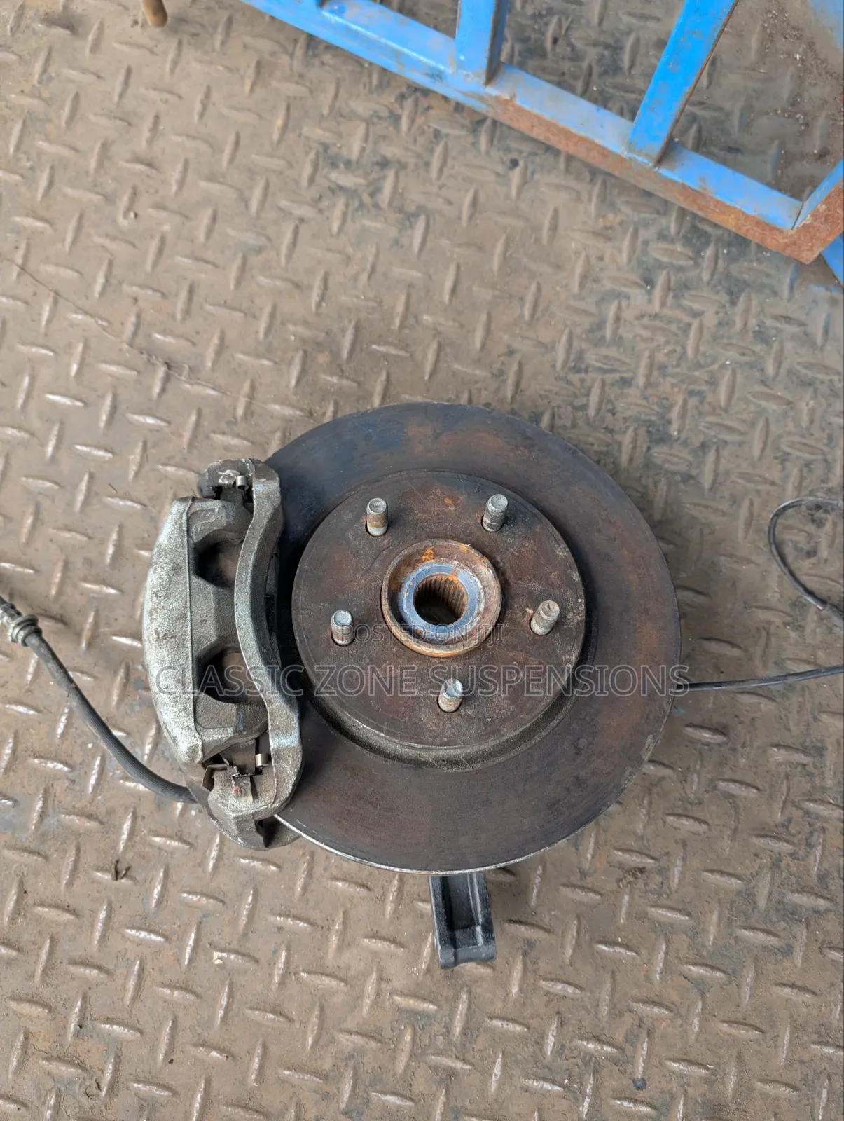 Nissan Serena Front Hub