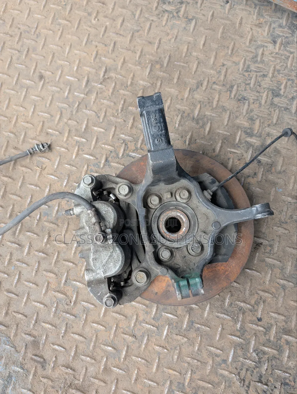Nissan Serena Front Hub