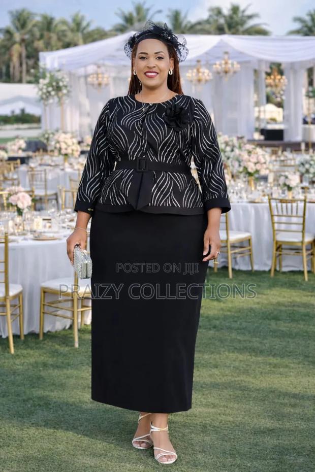 Straight Elegant Mama's Dress - thumbnail 3