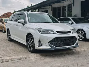 Toyota Corolla Fielder 1.5 Hybrid FWD 2019 Pearl