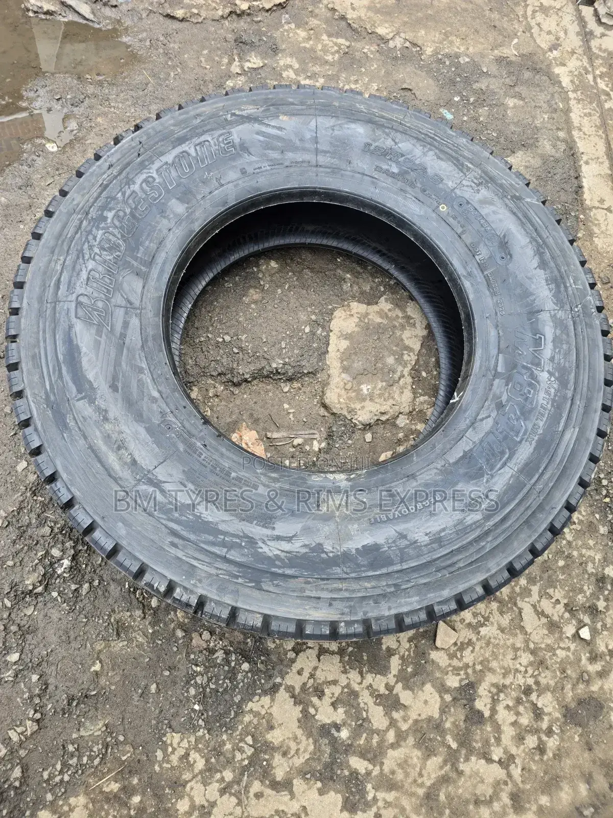 12 R22.5 Bridgestone Tyres (Japan)