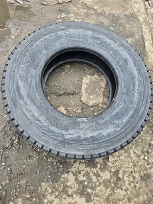 12 R22.5 Bridgestone Tyres (Japan)